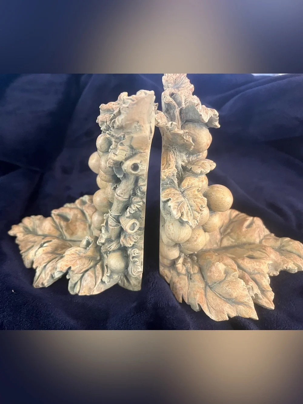 Vintage ‘88 Grapes Vineyard Scroll Retro Resin